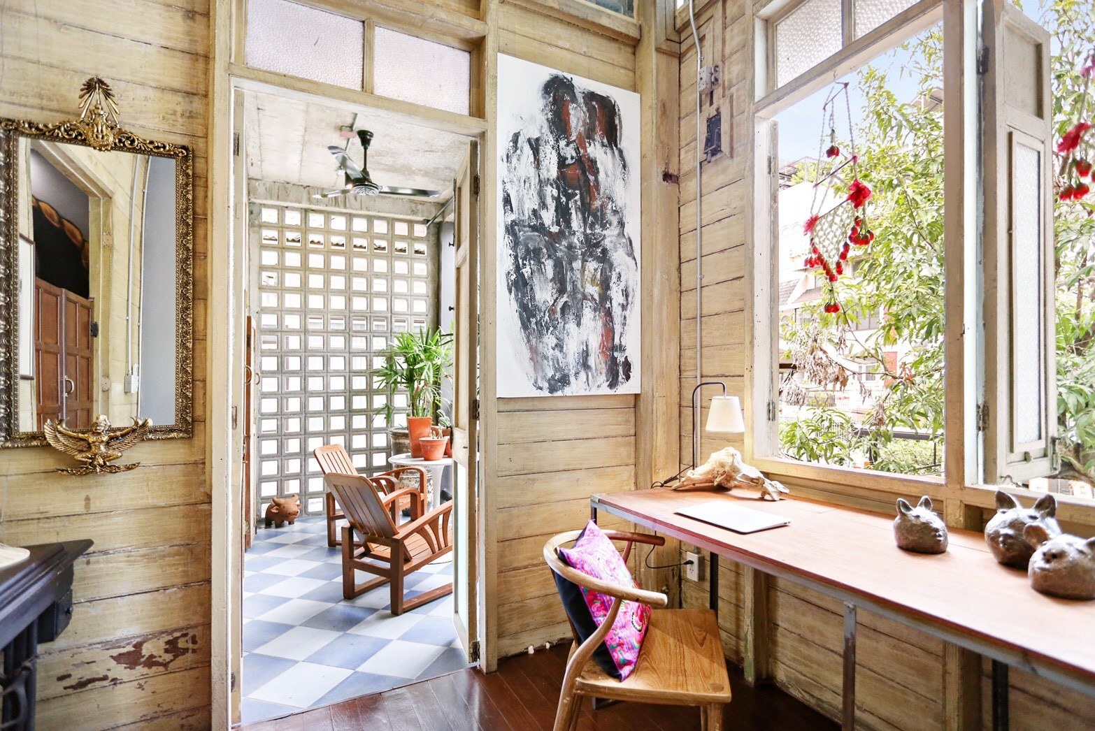 บ้านไม้เก่าแก่กว่า 100 ปี รีโนเวทใหม่ทั้งหลัง 6 ห้องนอน ใจกลางสีลม — รูปที่ 8 จาก 10